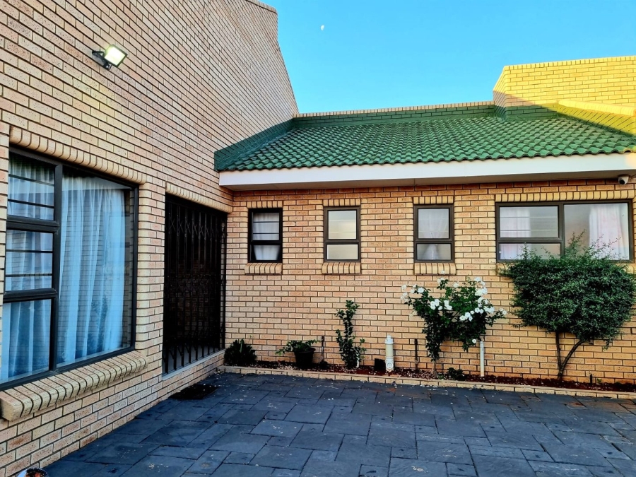 3 Bedroom Property for Sale in Hillcrest Northern Cape